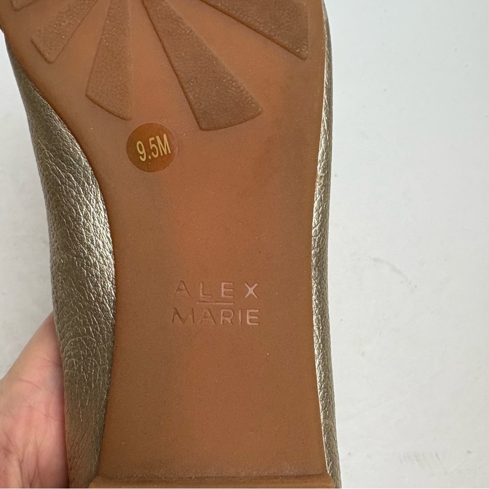 NWT Alex Marie Gold Courtney Totes Gold Moccasin Flats Women’s size 9.5 Leather - Picture 9 of 10
